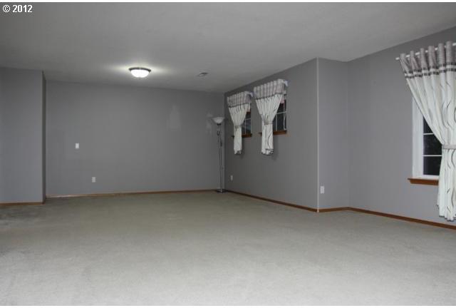 15527 Southwest 144th Terrace Portland, OR 97224 - Photo 7 of 7