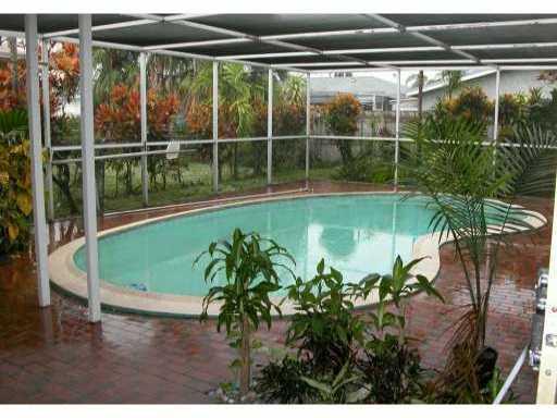 6609 Arbor Drive Miramar, FL 33023 - Photo 4 of 8
