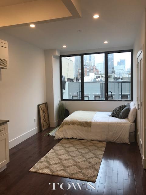 413 East 78th Street, Unit 5FE Manhattan, NY 10075 - Photo 2 of 5