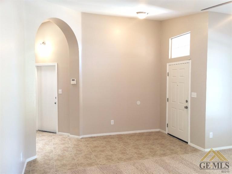 4211 Amherst Forest Road Bakersfield, CA 93313 - Photo 8 of 32 Gallery Image 8