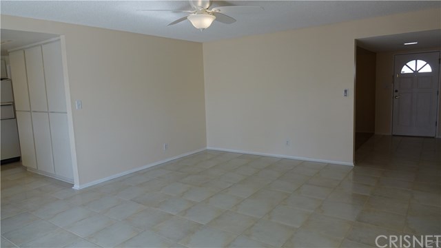 2232 Hawk Street Simi Valley, CA 93065 - Photo 5 of 33