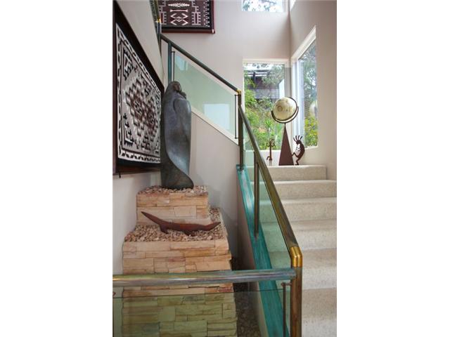 336 Pine Needles Drive Del Mar, CA 92014 - Photo 8 of 17 Dramatic staircase leads to master suite