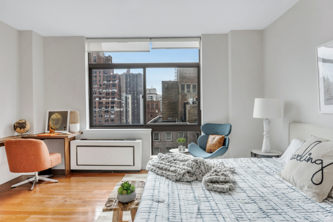 303 East 43rd Street, Unit 22A Manhattan, NY 10017 - Photo 8 of 13