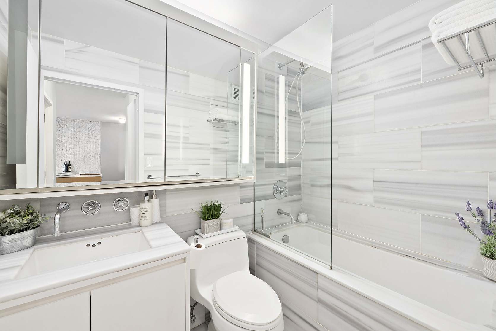 225 Rector Place, Unit 16E Manhattan, NY 10280 - Photo 6 of 13