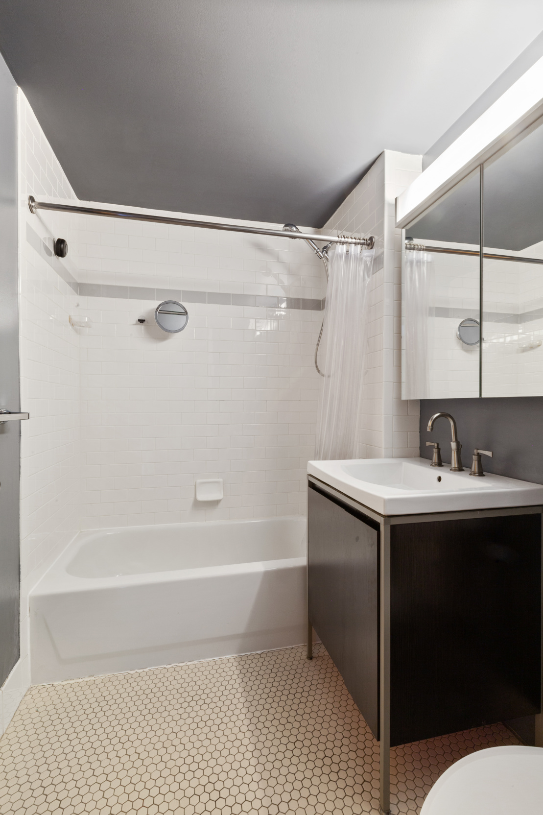 520 West 23rd Street, Unit 12E Manhattan, NY 10011 - Photo 4 of 11