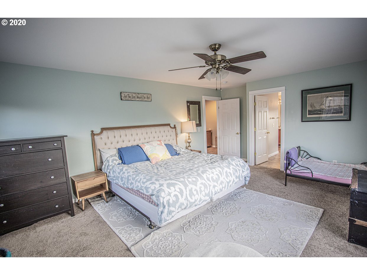 771 Henderson Road Hood River, OR 97031 - Photo 25 of 31 Gallery Image 25
