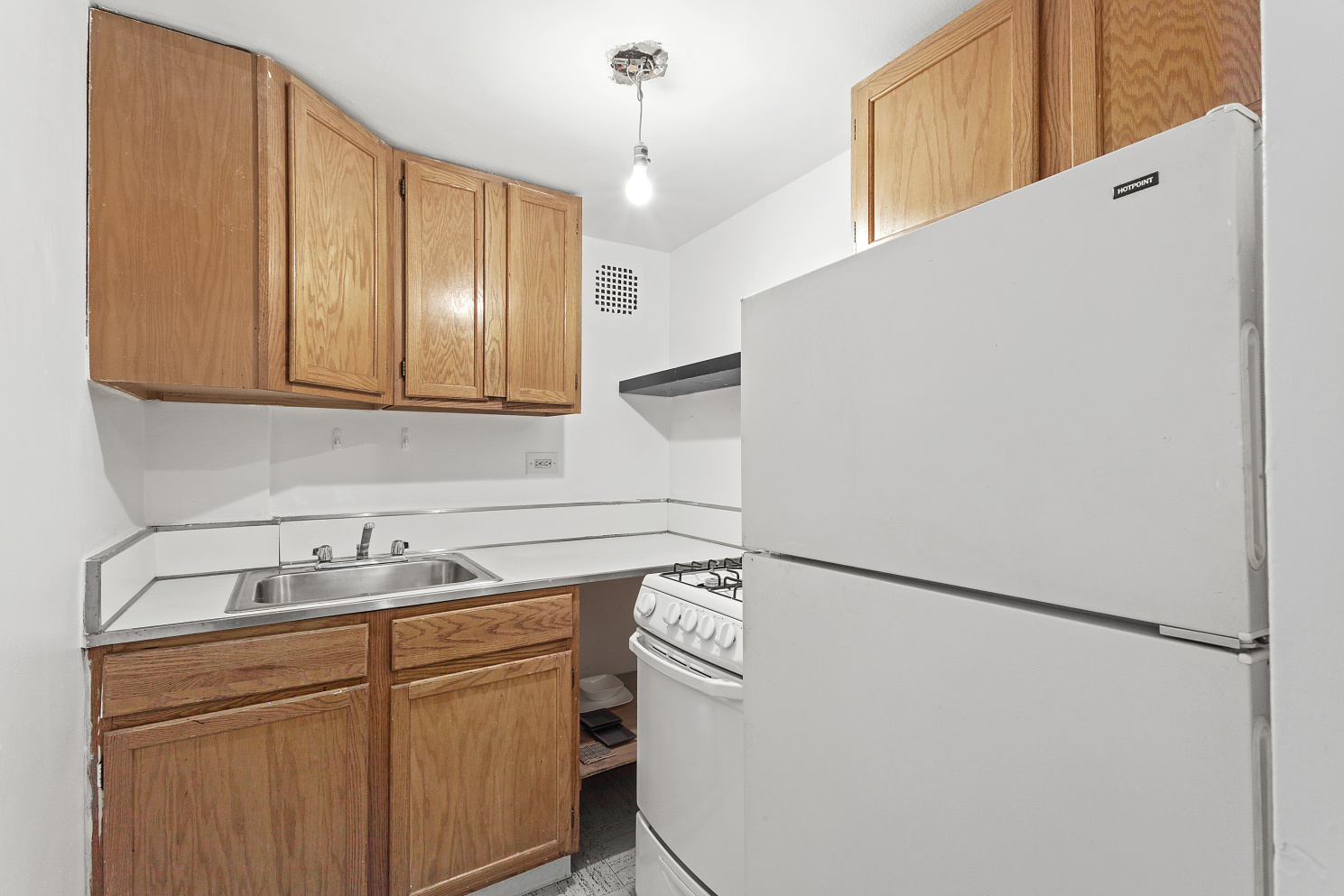 140 East 56th Street, Unit 14D Manhattan, NY 10022 - Photo 3 of 6