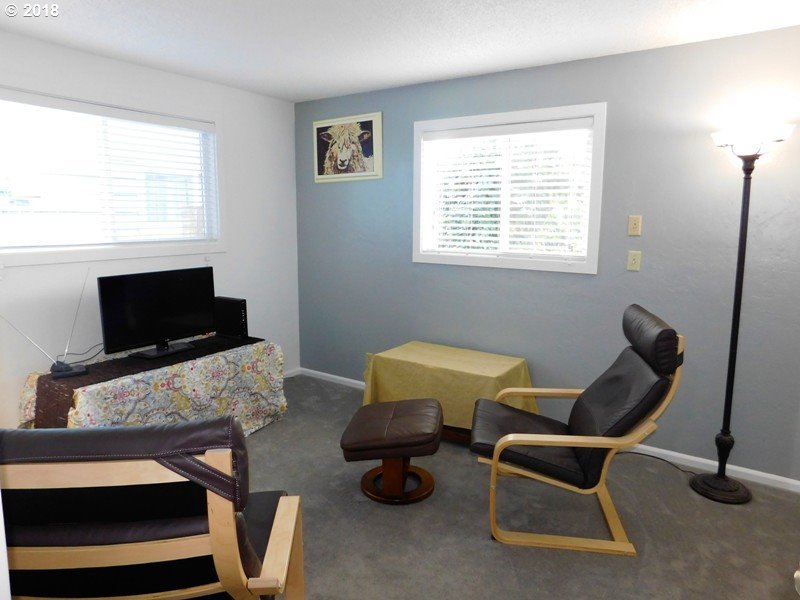 1915 H Street Springfield, OR 97477 - Photo 20 of 24