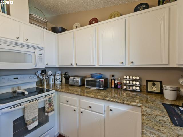 2721 Southwest Spring Garden Street Portland, OR 97219 - Photo 11 of 14 Gallery Image 11