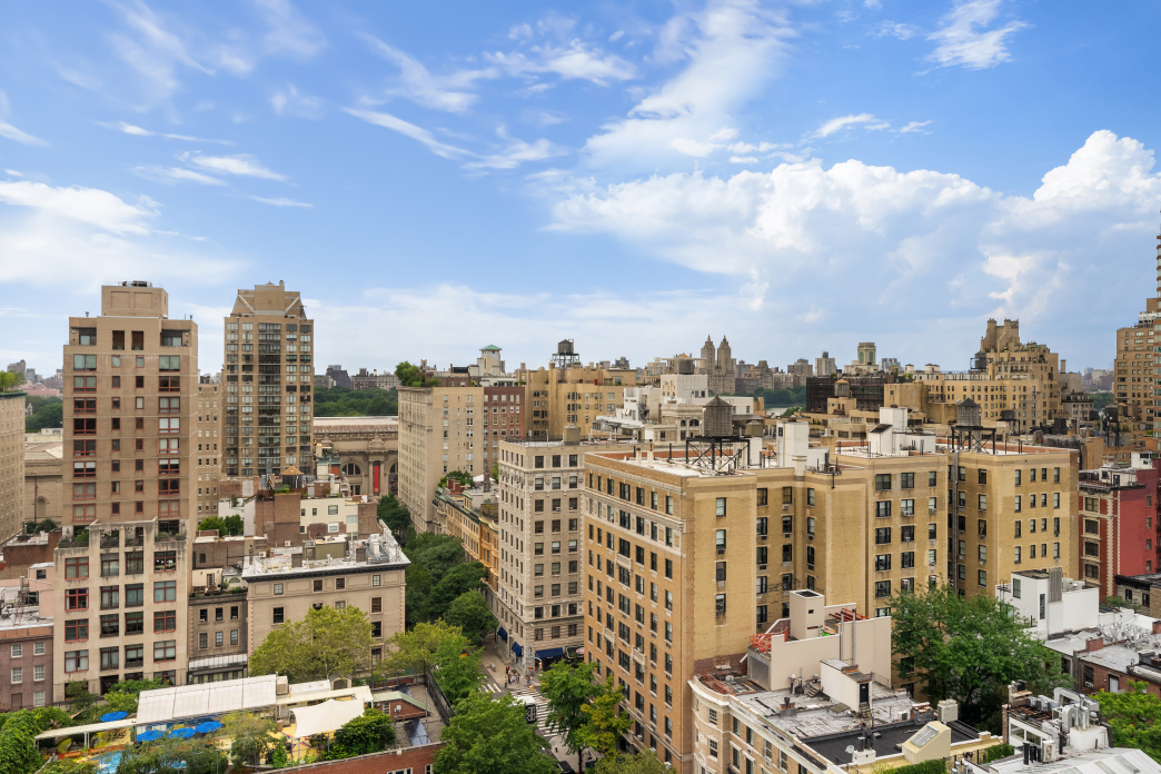 950 Park Avenue, Unit 8A Manhattan, NY 10028 - Photo 15 of 16