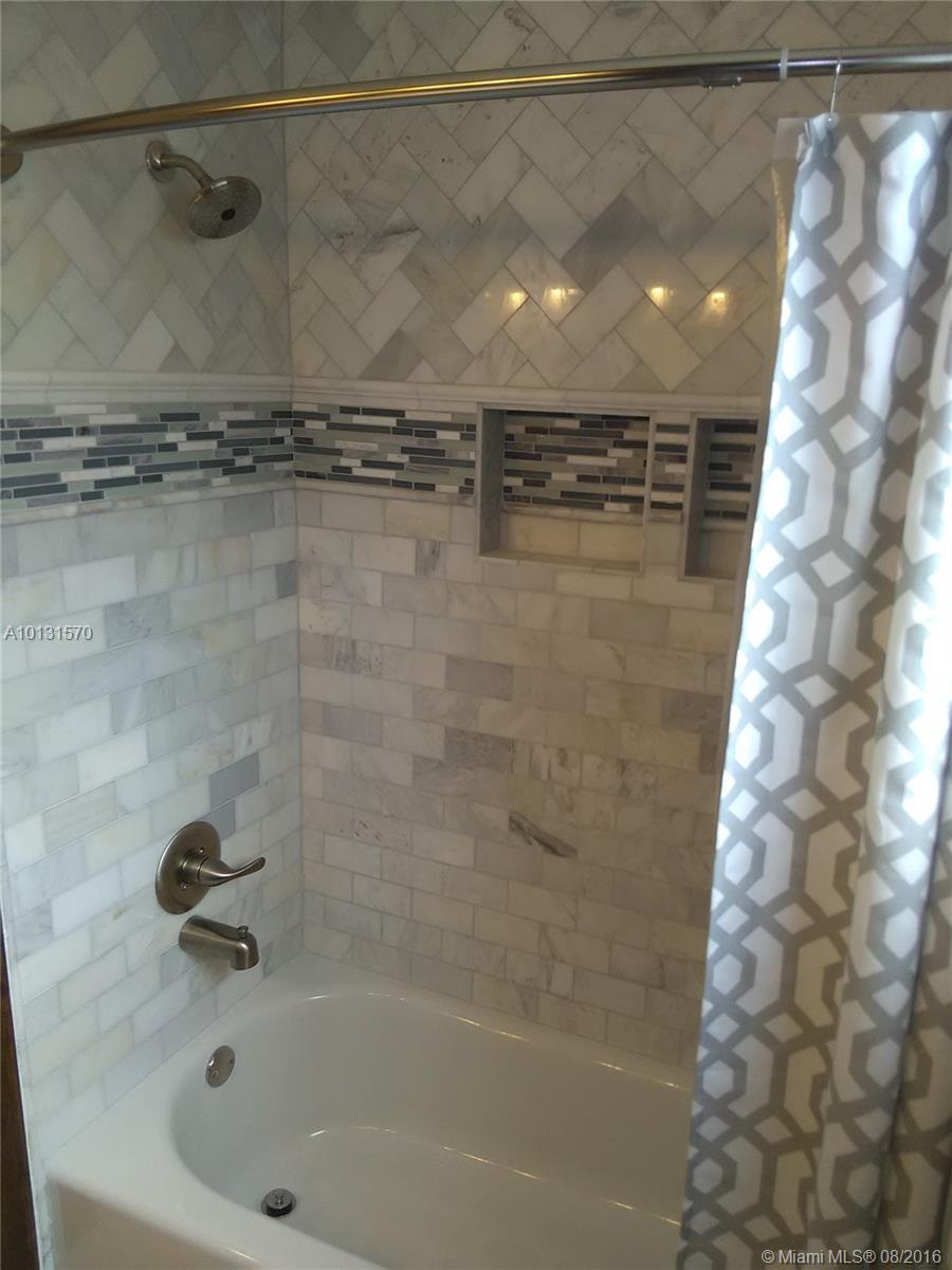 8421 Southwest 28th Street Davie, FL 33328 - Photo 19 of 34