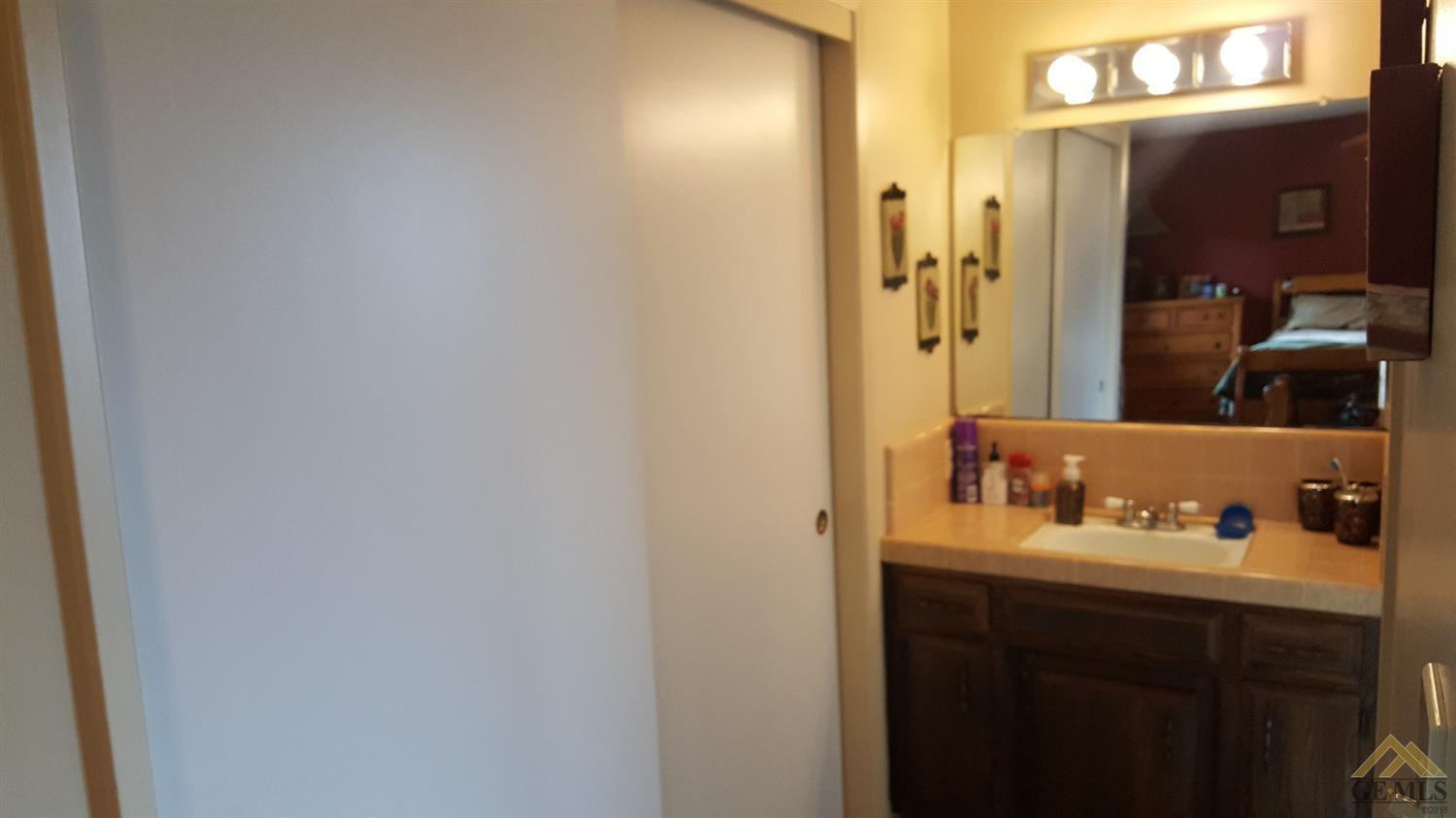 404 Quailridge Road Bakersfield, CA 93309 - Photo 9 of 15 Gallery Image 9