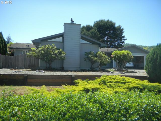 514 Evergreen Loop Reedsport, OR 97467 - Photo 3 of 16 Gallery Image 3
