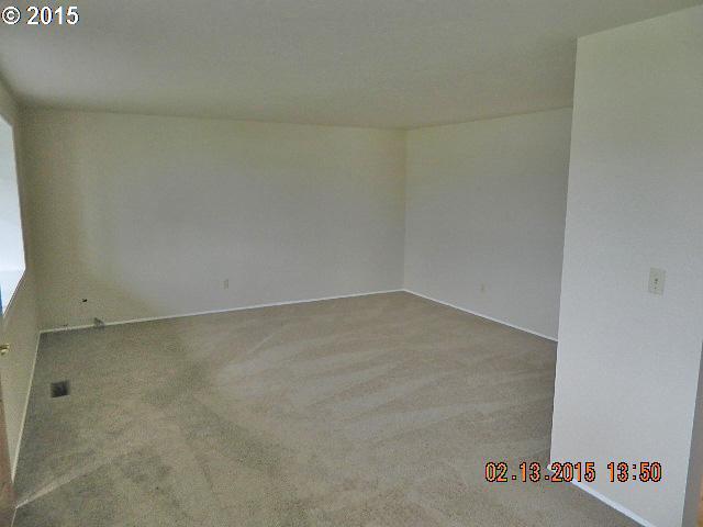 1318 Umpqua Road Woodburn, OR 97071 - Photo 2 of 10 Gallery Image 2