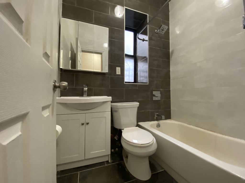 573 West 159th Street, Unit 19 Manhattan, NY 10032 - Photo 4 of 6
