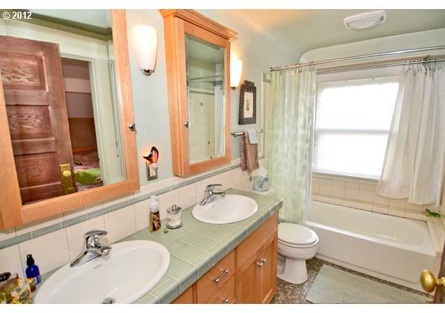 3316 Northeast Tillamook Street Portland, OR 97212 - Photo 14 of 16