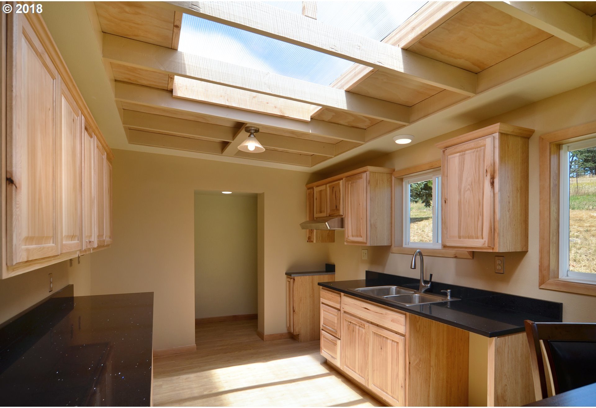 28675 Gimpl Hill Road Eugene, OR 97402 - Photo 9 of 32 Gallery Image 9