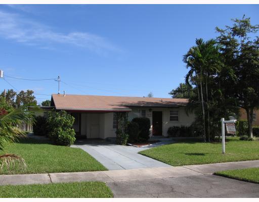 5391 West 9th Lane Hialeah, FL 33012 - Photo 1 of 7