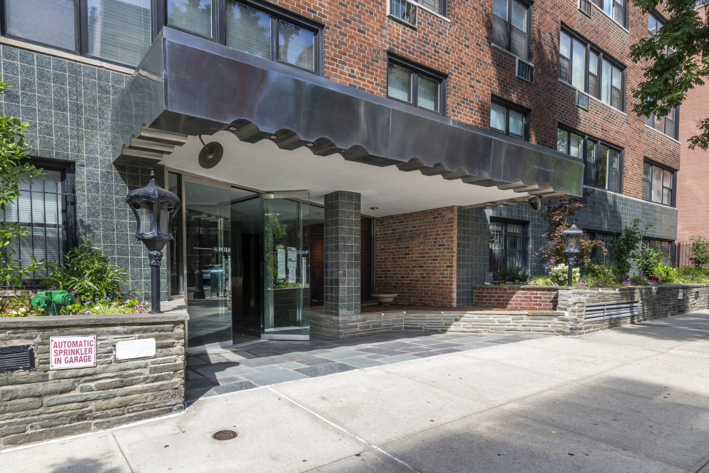 The Peter Warren 45 W 10th St, Manhattan, NY 10011 - Photo 4 of 5