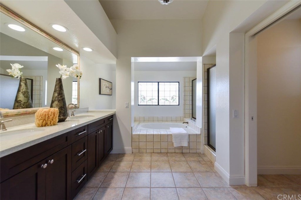 48 Sunlight Irvine, CA 92603 - Photo 37 of 60