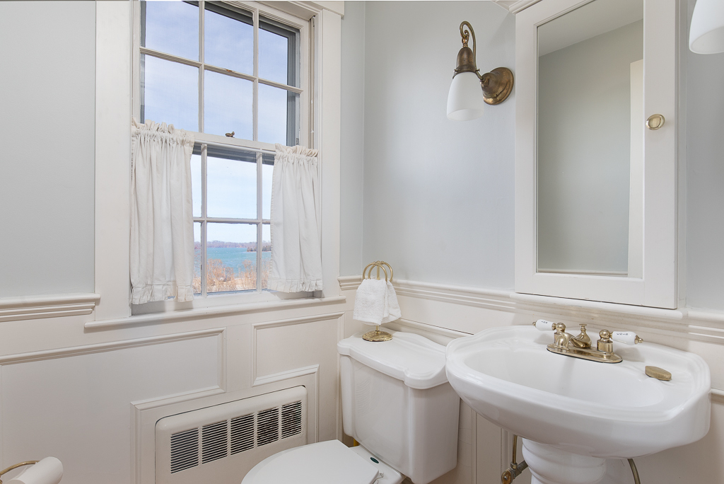 21 Cottage Street Hingham, MA 02043 - Photo 14 of 25