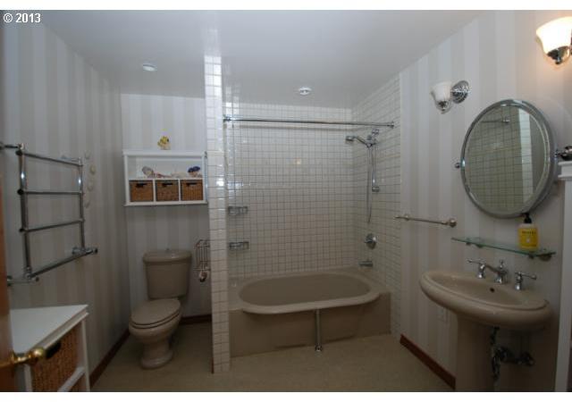 17925 Northwest Germantown Road Portland, OR 97231 - Photo 12 of 16 Gallery Image 12