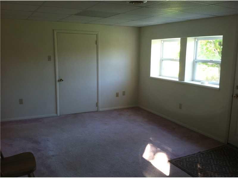 136 Aiken Road New Castle, PA 16101 - Photo 10 of 12