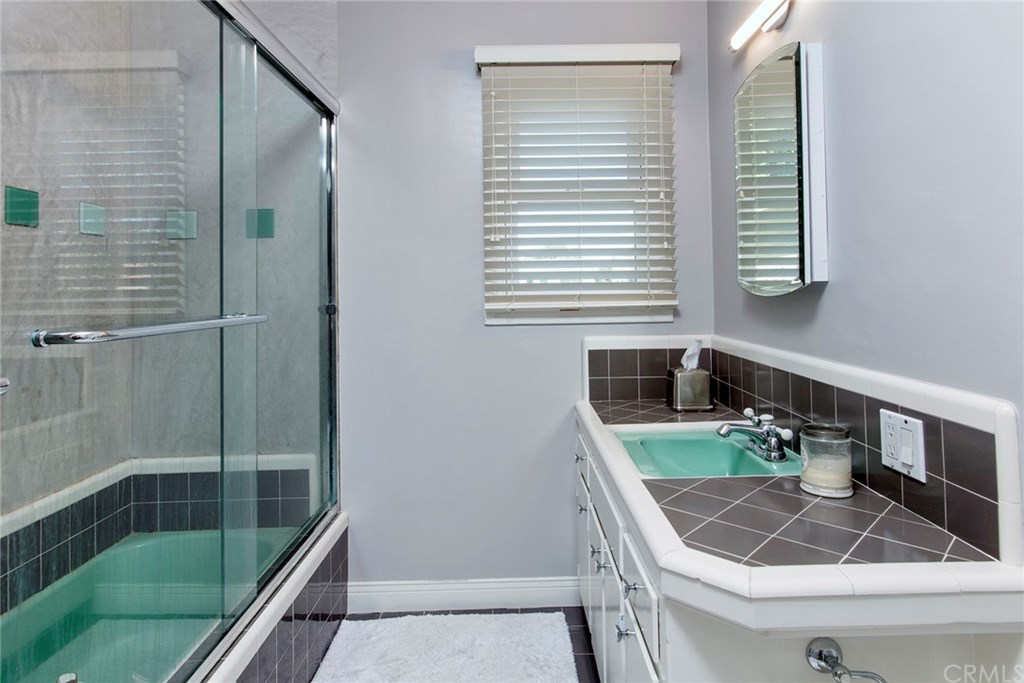 461 Cabrillo Street Costa Mesa, CA 92627 - Photo 10 of 17