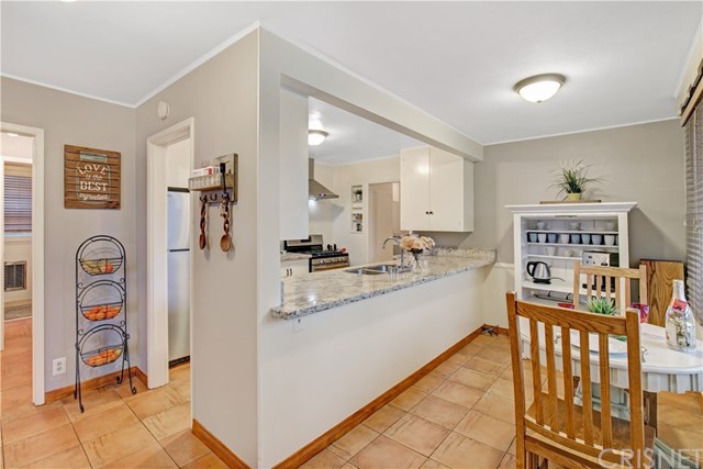 10508 Redmont Avenue Tujunga, CA 91042 - Photo 2 of 23