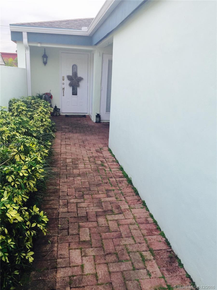 11600 Southwest 83rd Terrace Miami, FL 33173 - Photo 3 of 18