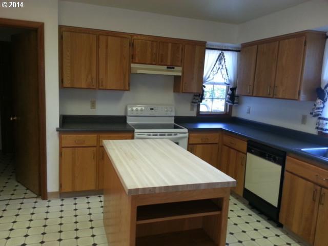 5225 Southwest Spring Hill Road Gaston, OR 97119 - Photo 12 of 15
