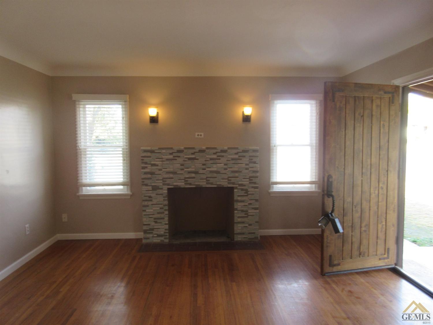 1627 Locust Ravine Bakersfield, CA 93306 - Photo 23 of 29 Gallery Image 23