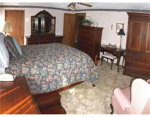 5311 Ranchview Drive Baldwin, PA 15236 - Photo 8 of 18 Gallery Image 8