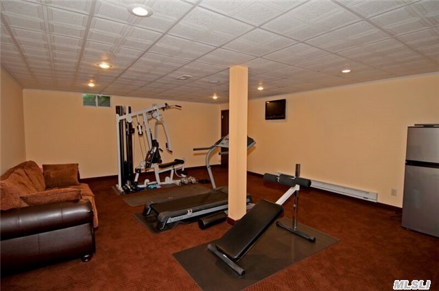 4 Legends Circle Melville, NY 11747 - Photo 15 of 20