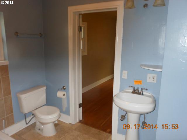 11439 East Burnside Street Portland, OR 97216 - Photo 8 of 11
