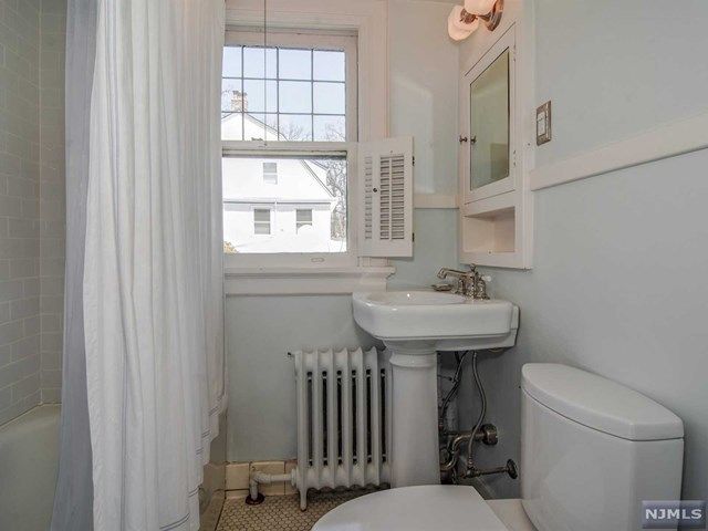 34 Douglas Road Glen Ridge, NJ 07028 - Photo 12 of 25