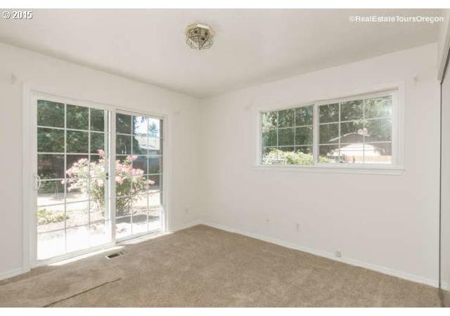 4725 Southwest 182nd Avenue Aloha, OR 97078 - Photo 9 of 16 Gallery Image 9