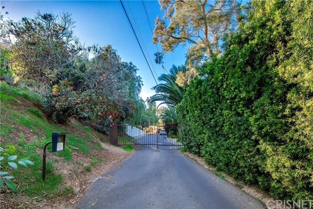 6407 La Punta Drive Los Angeles, CA 90068 - Photo 19 of 19