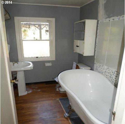 1385 Southwest Taylors Ferry Road Portland, OR 97219 - Photo 4 of 15 Gallery Image 4