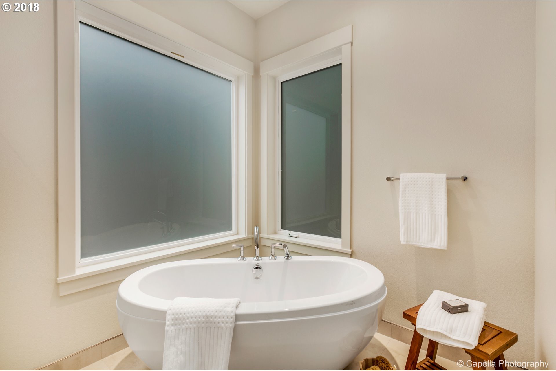 4506 Southwest Ormandy Way Portland, OR 97221 - Photo 14 of 22 Gallery Image 14