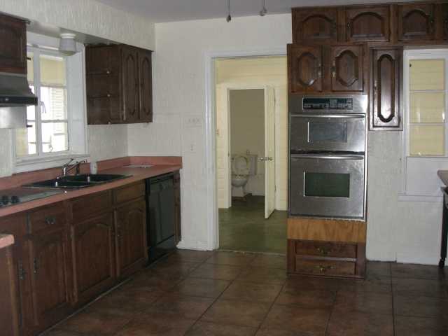 1357 Farrow Road Memphis, TN 38116 - Photo 8 of 12