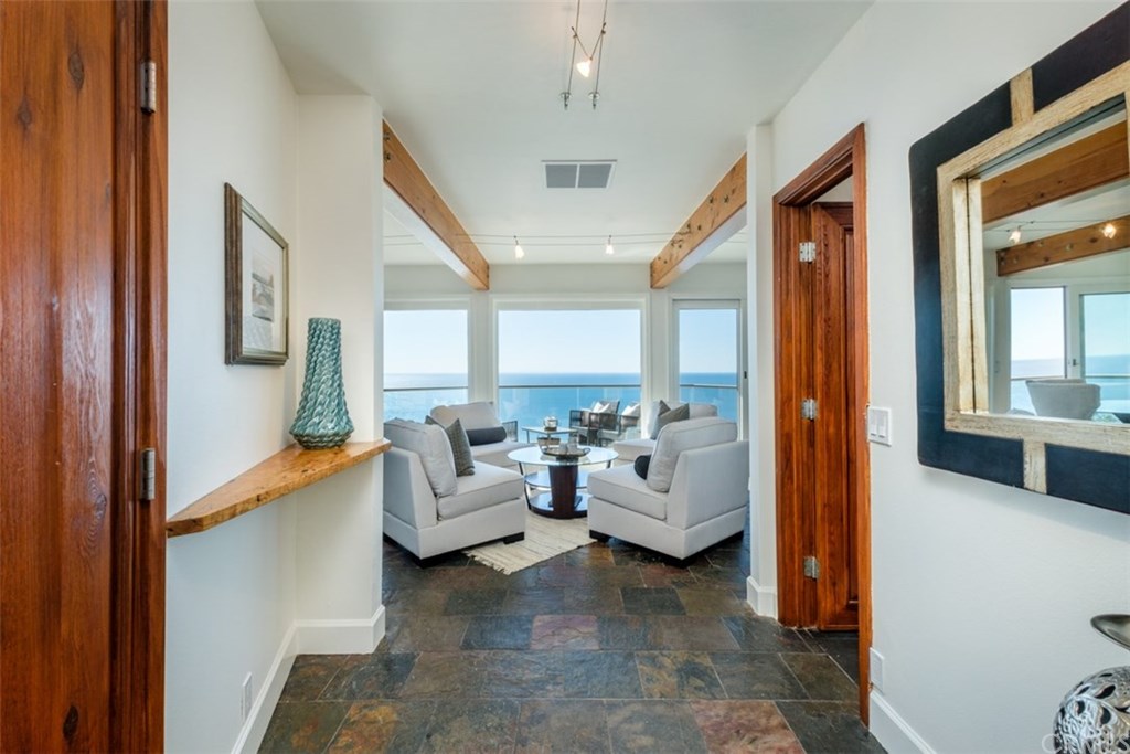 2595 Iris Way Laguna Beach, CA 92651 - Photo 3 of 35