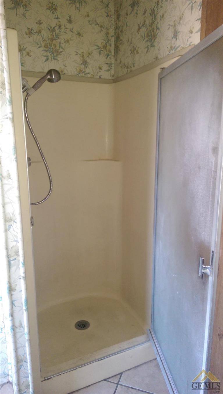 601 Pacheco Road, Unit 1 Bakersfield, CA 93307 - Photo 17 of 19