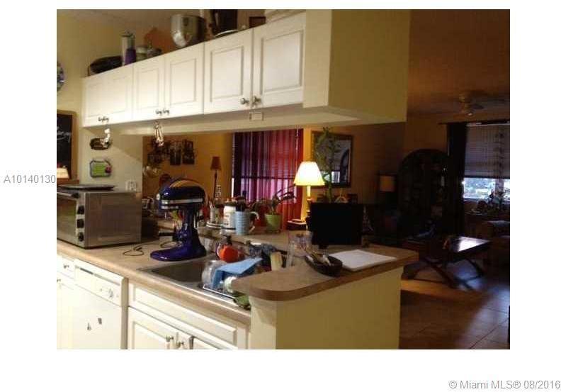 17150 North Bay Road, Unit 2511 Sunny Isles Beach, FL 33160 - Photo 18 of 19