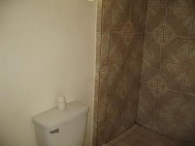1014 Lawson Road Bakersfield, CA 93307 - Photo 5 of 10 Gallery Image 5