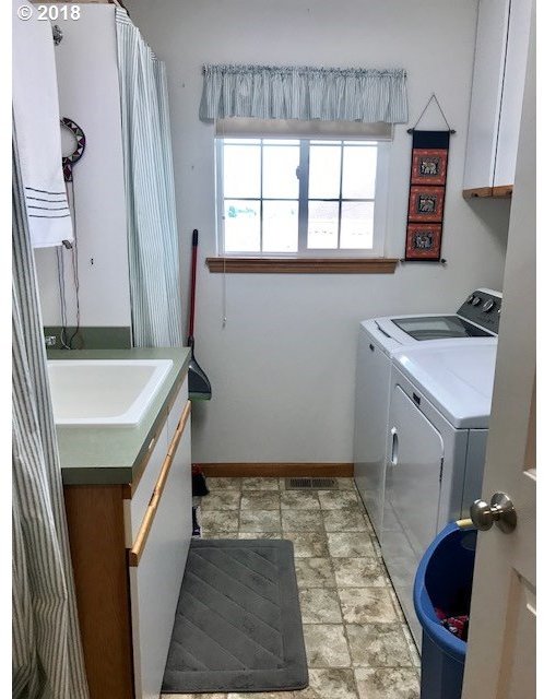 765 Northwest 23rd Street Pendleton, OR 97801 - Photo 14 of 25