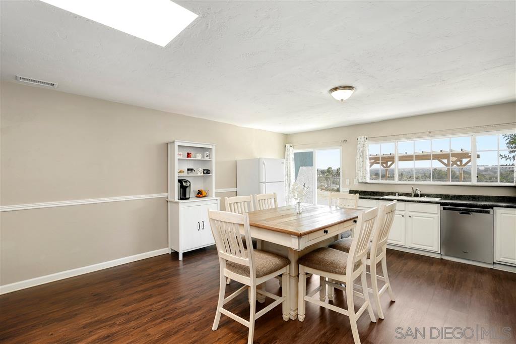 714 Herbert Street Oceanside, CA 92057 - Photo 6 of 25