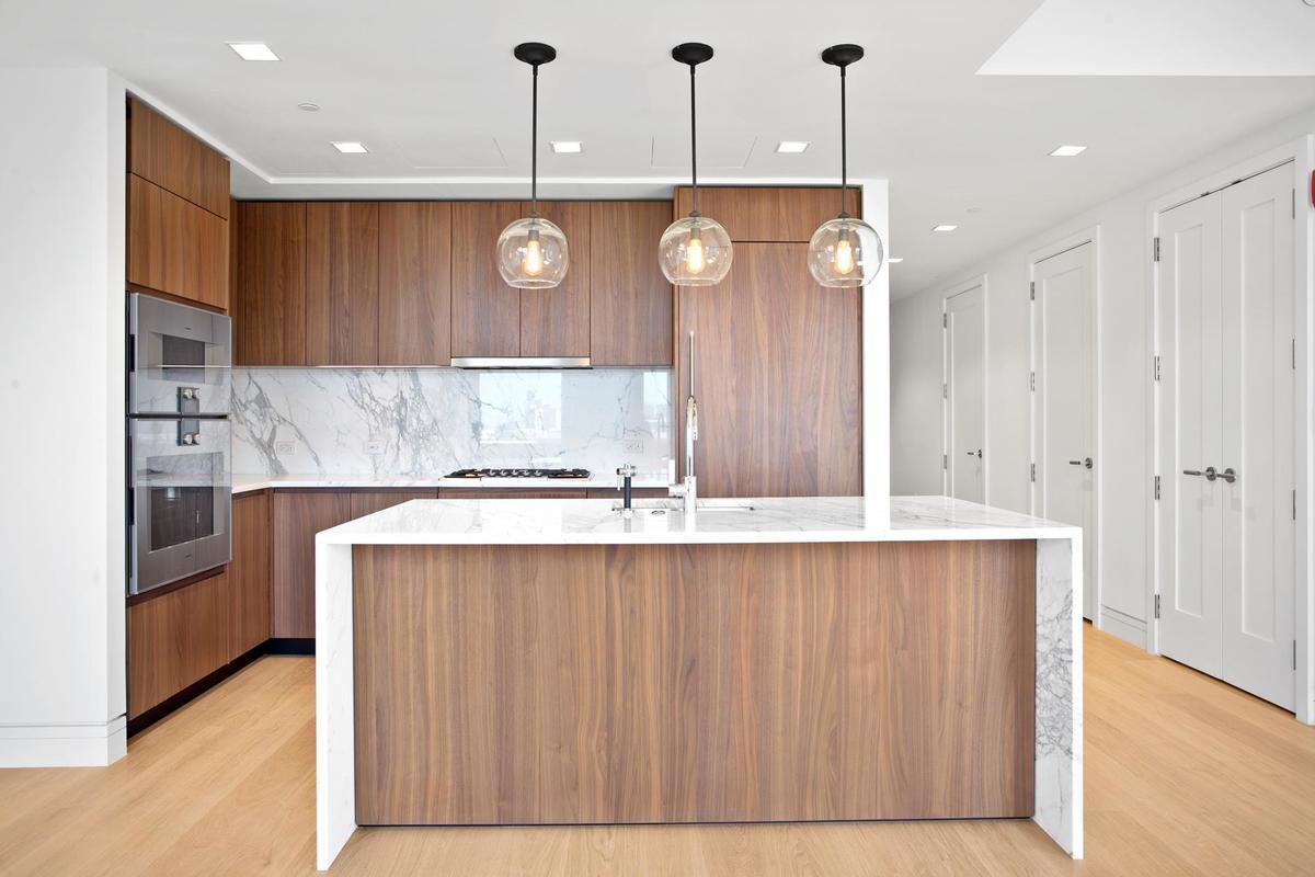 242 Broome Street, Unit 14A Manhattan, NY 10002 - Photo 4 of 8