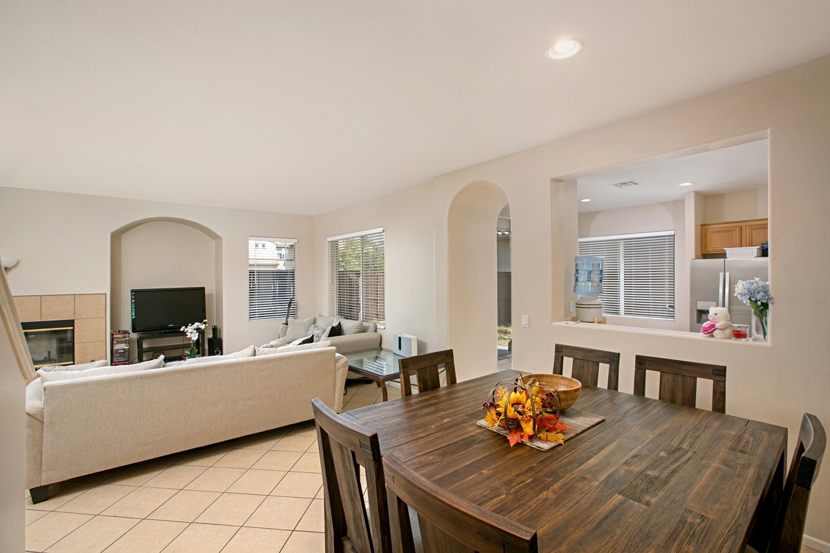 637 Sumner Way, Unit 5 Oceanside, CA 92058 - Photo 8 of 25 Gallery Image 8