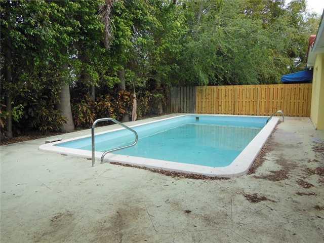 11712 Southwest 81st Road Pinecrest, FL 33156 - Photo 9 of 11 Gallery Image 9